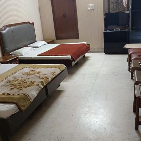 Tourist Guest House Amritsar Buitenkant foto