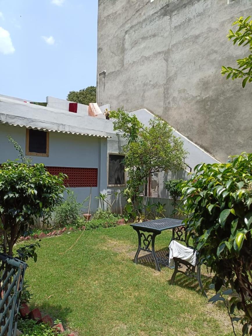 Tourist Guest House Amritsar Buitenkant foto