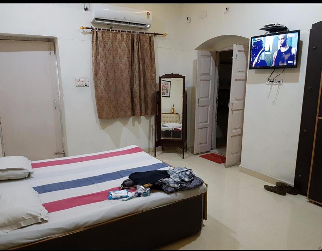 Tourist Guest House Amritsar Buitenkant foto