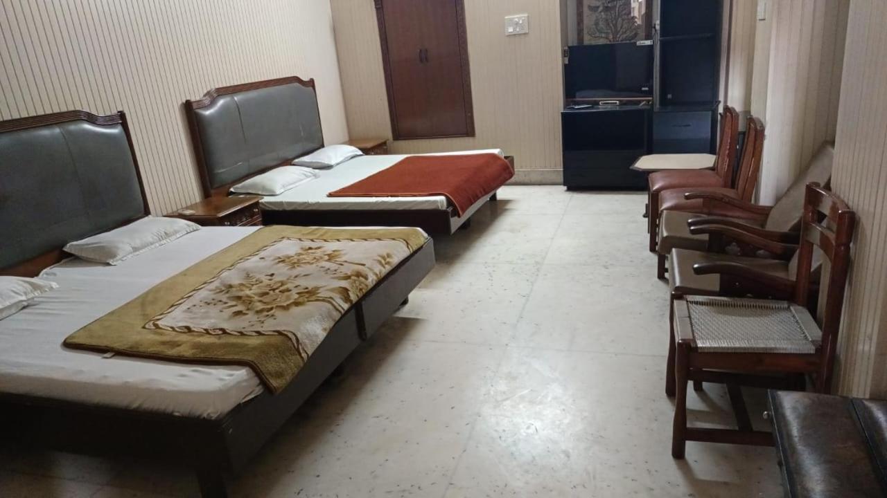 Tourist Guest House Amritsar Buitenkant foto