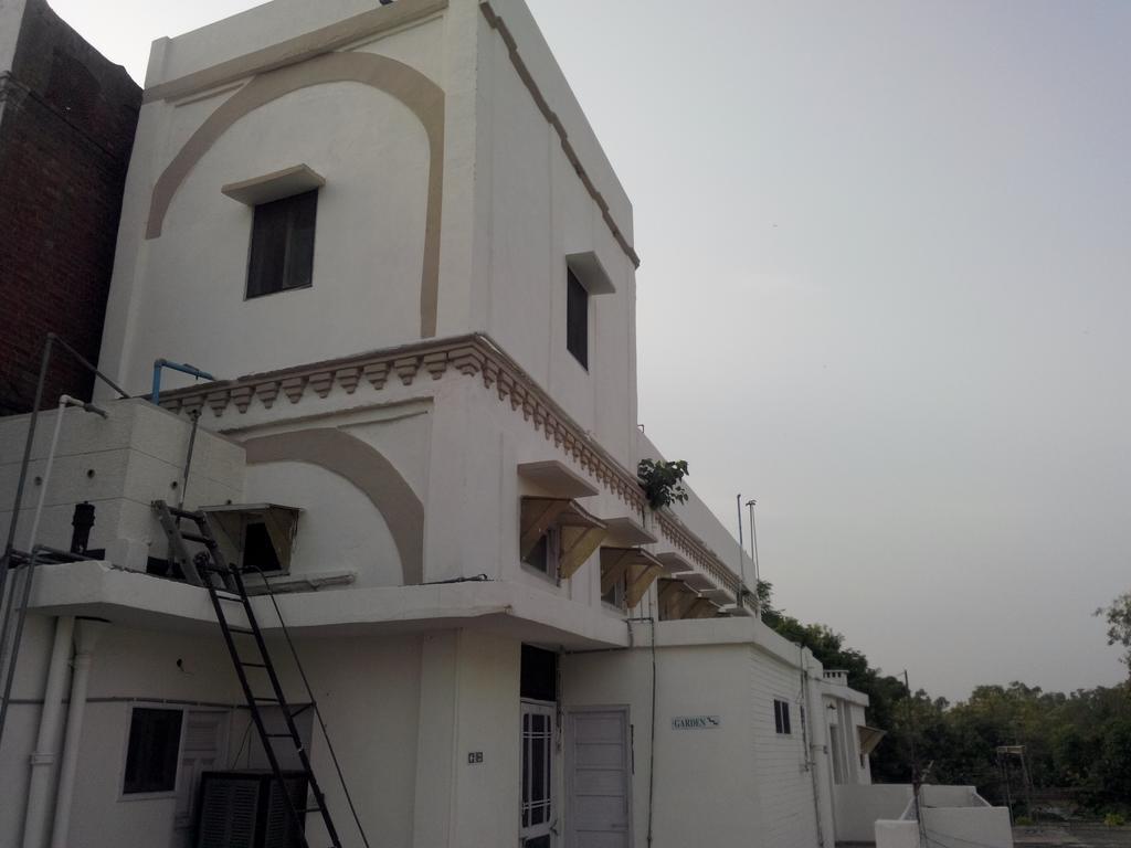 Tourist Guest House Amritsar Buitenkant foto
