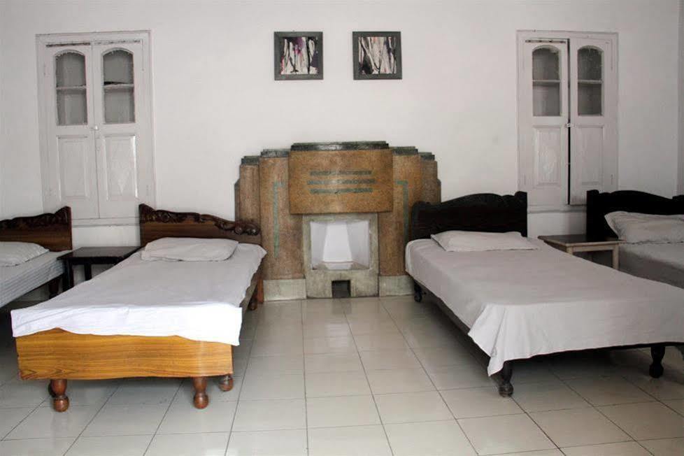 Tourist Guest House Amritsar Buitenkant foto