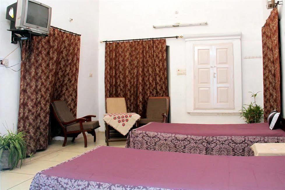 Tourist Guest House Amritsar Buitenkant foto