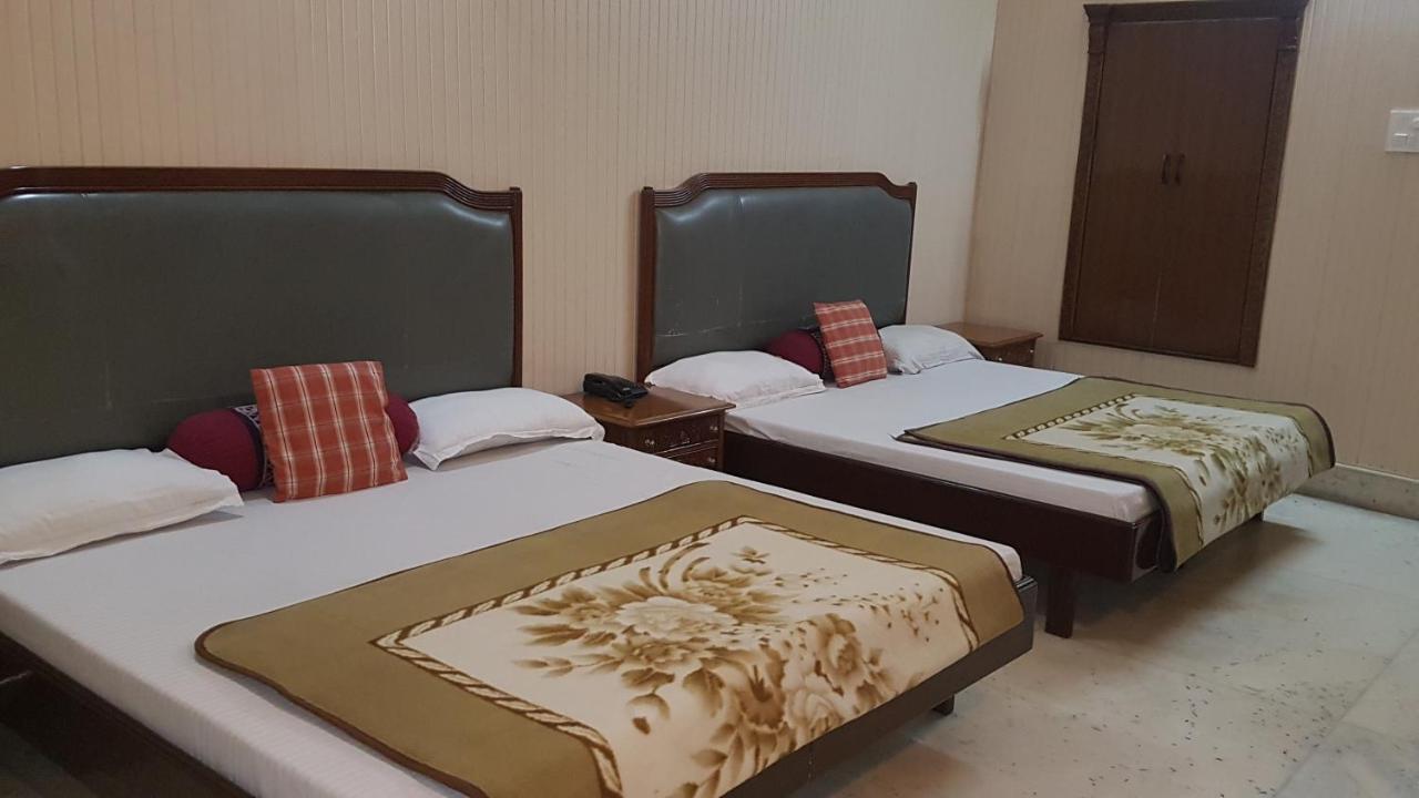Tourist Guest House Amritsar Buitenkant foto